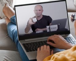 ארנקי חומרה ואבטחה בעולם הקריפטו: לדג'ר, טרזור ועוד | קריפטומן